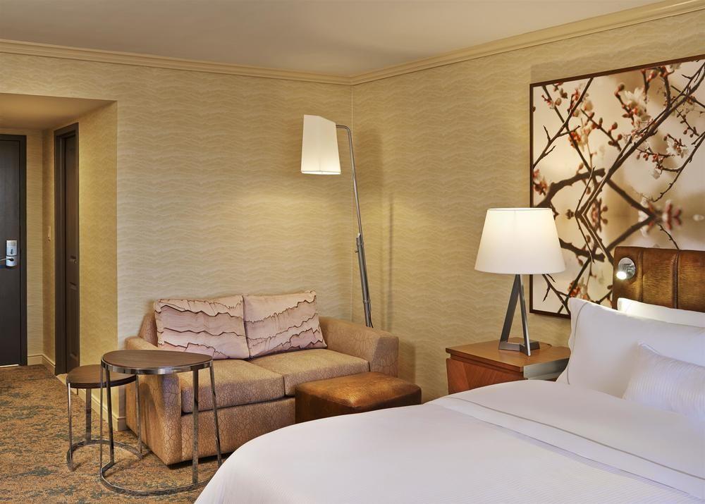 The Westin Crystal Reagan National Airport Hotel Arlington