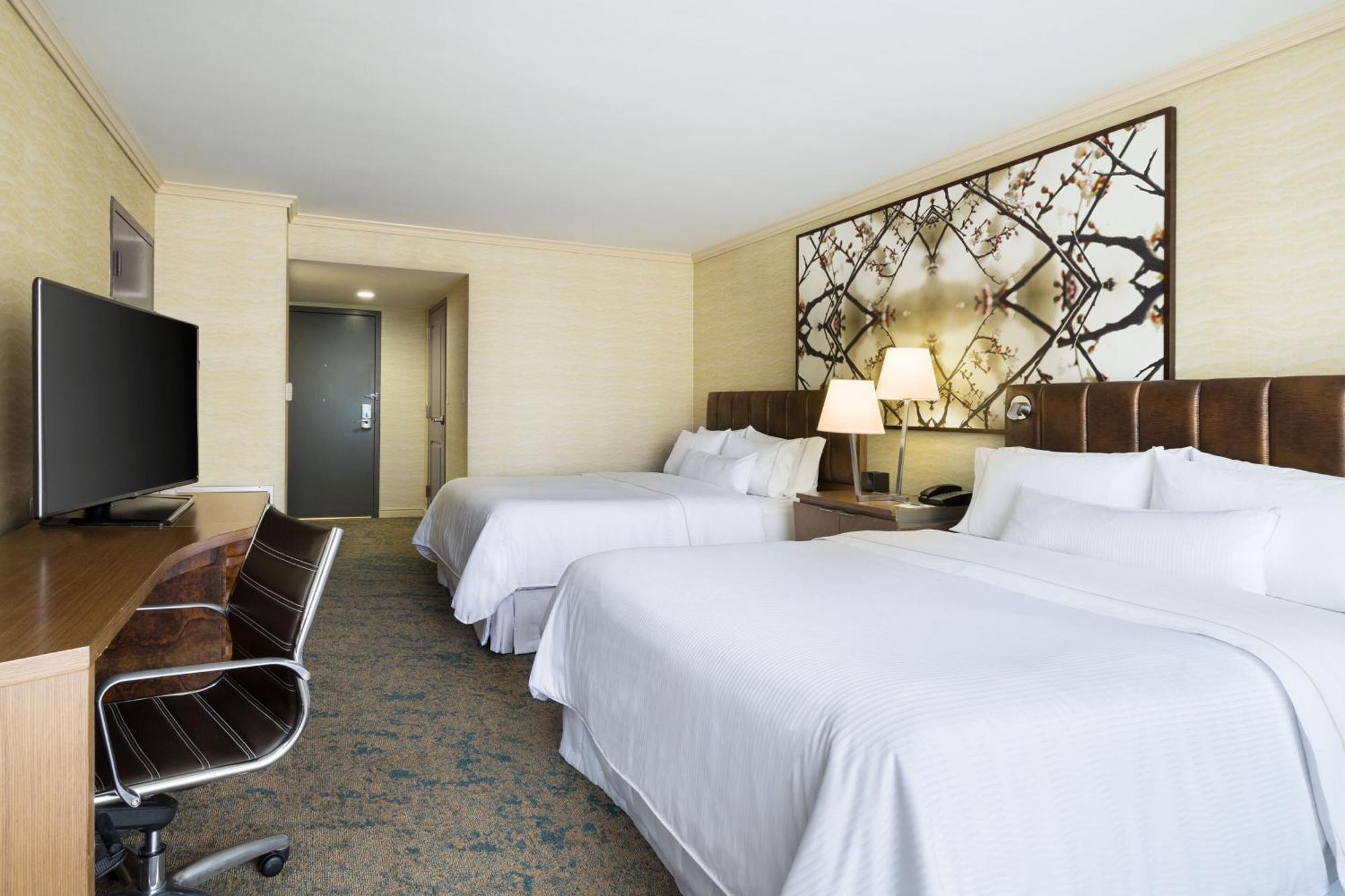The Westin Crystal Reagan National Airport