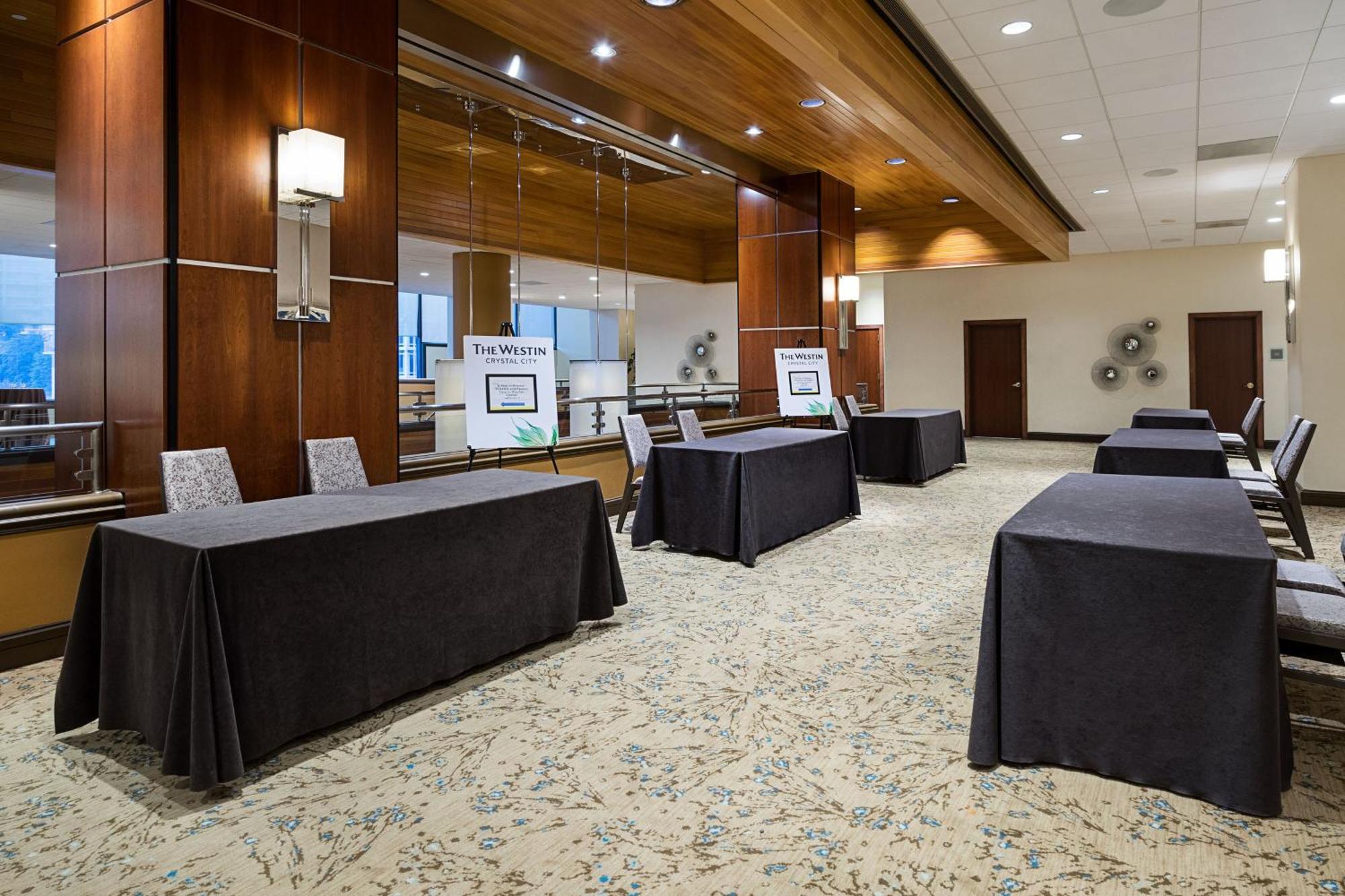 The Westin Crystal Reagan National Airport Hotel 4*