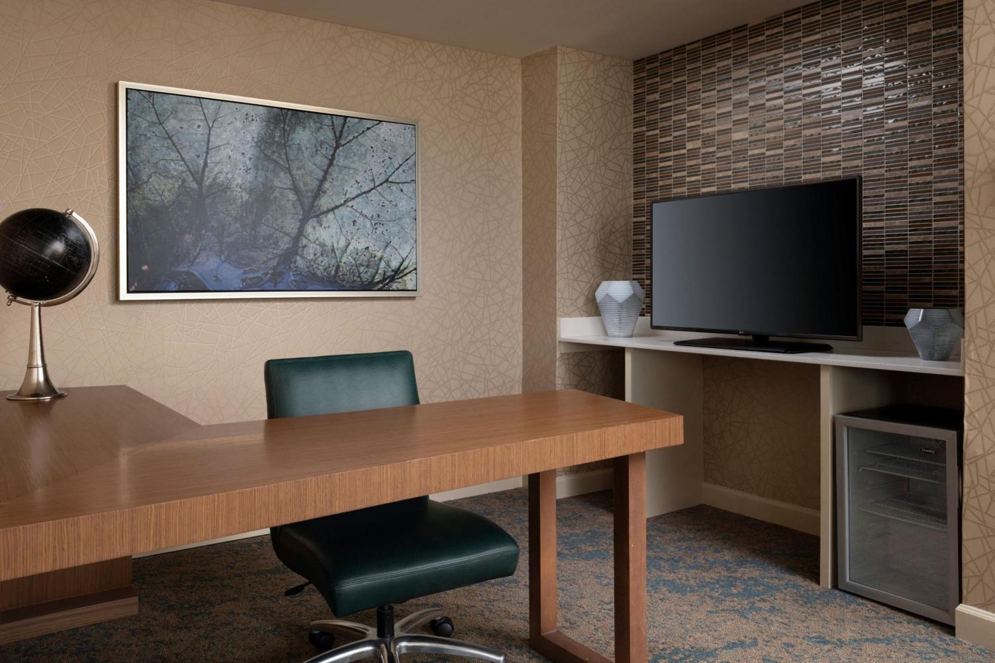 The Westin Crystal Reagan National Airport
