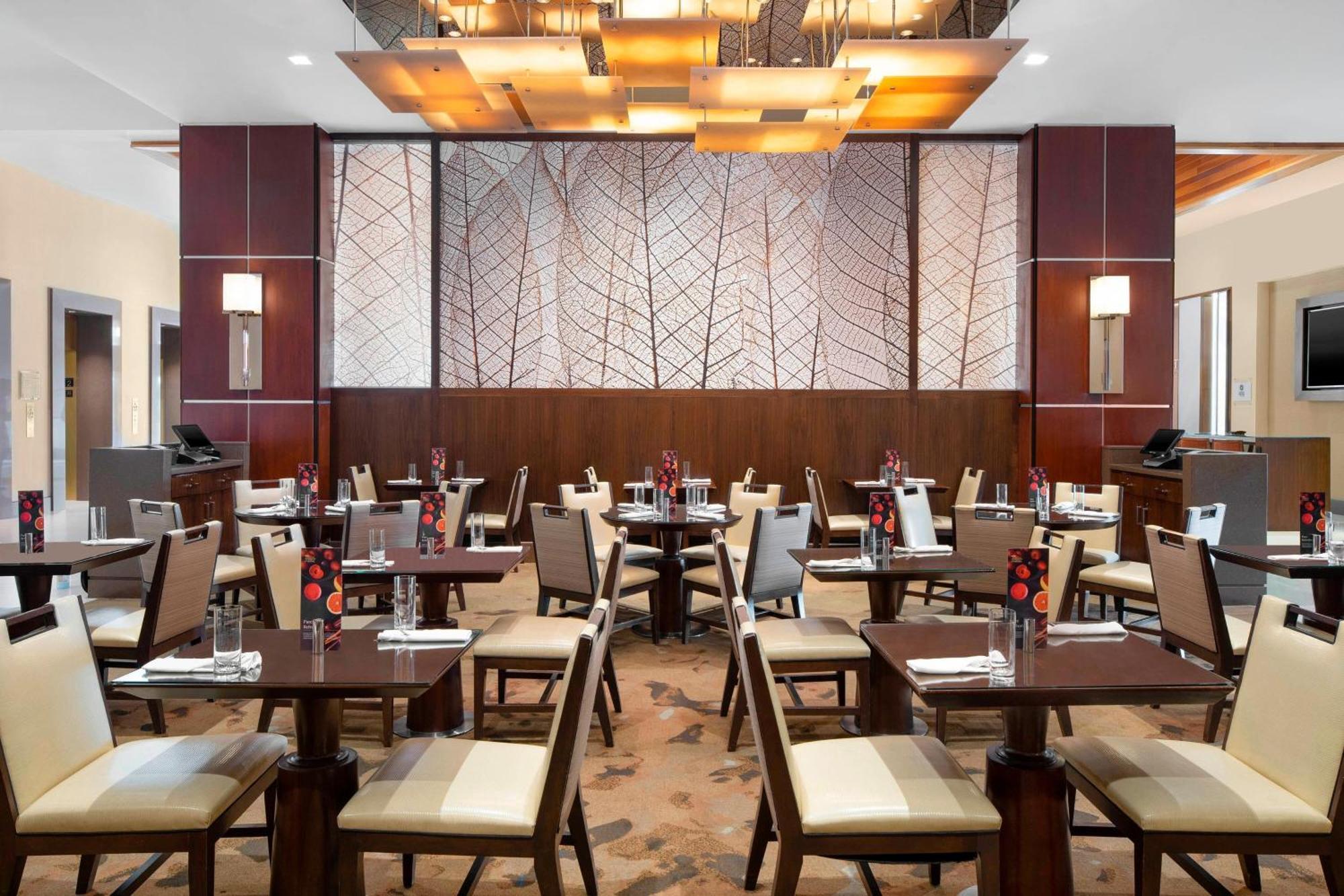 Hotel The Westin Crystal Reagan National Airport