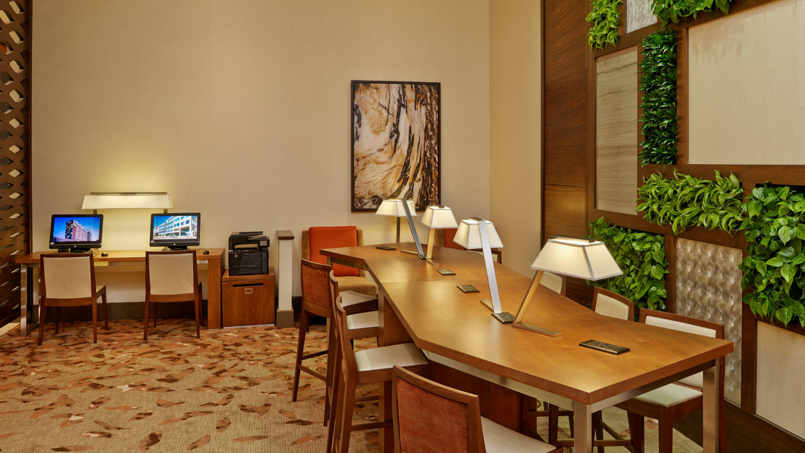 The Westin Crystal Reagan National Airport Hotel 4*